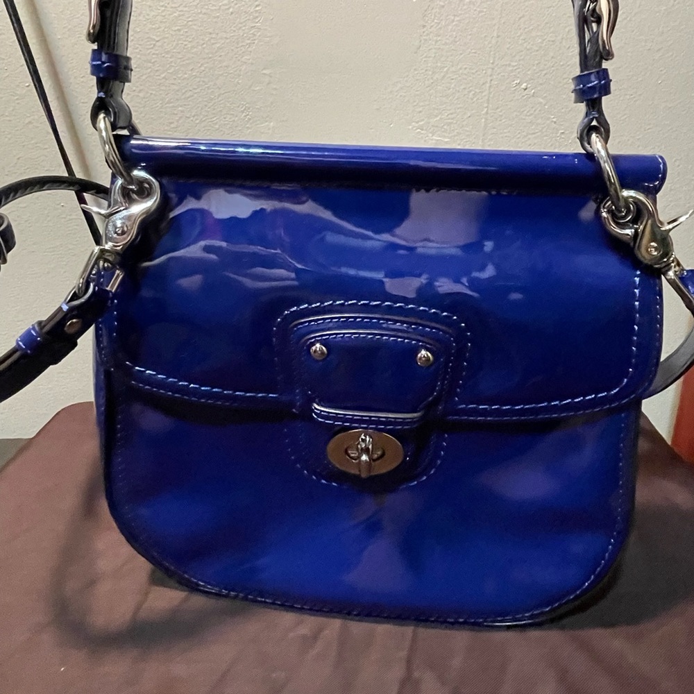 Coach Kristin Patent Leather Crossbody - Picture 4 of 9